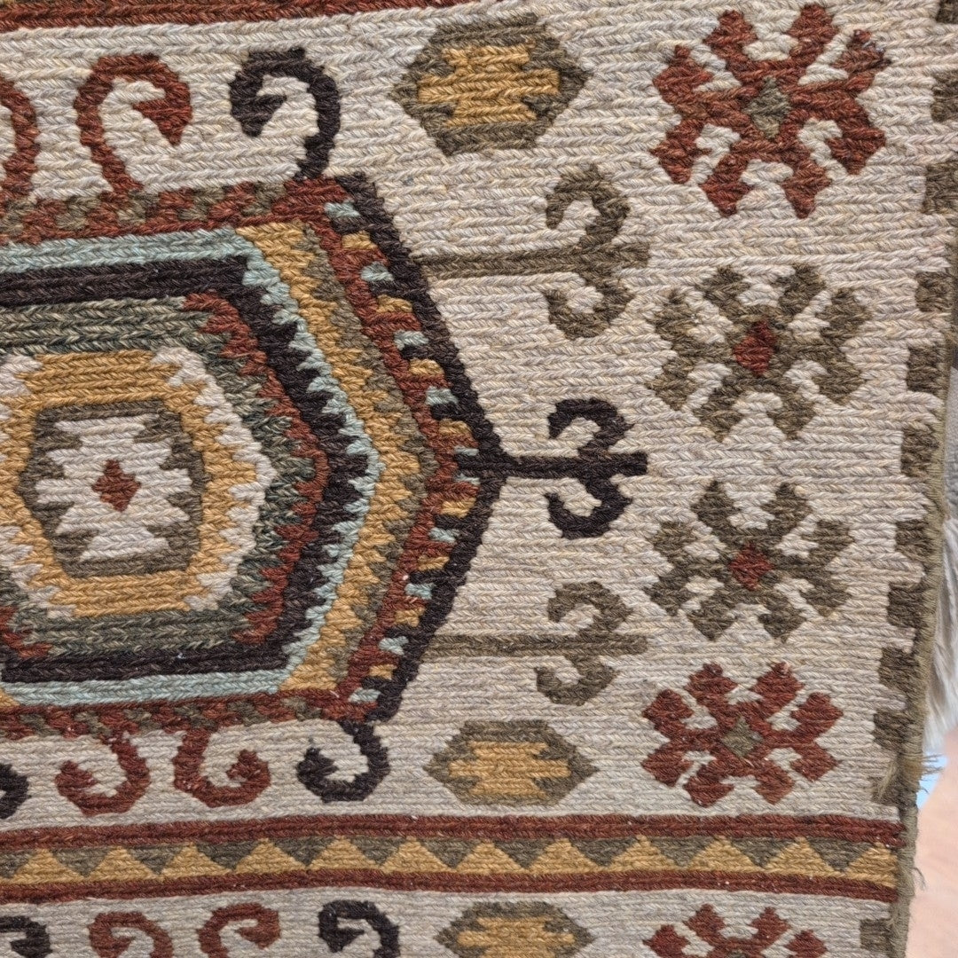 Flatweave wool rug 4'x6'