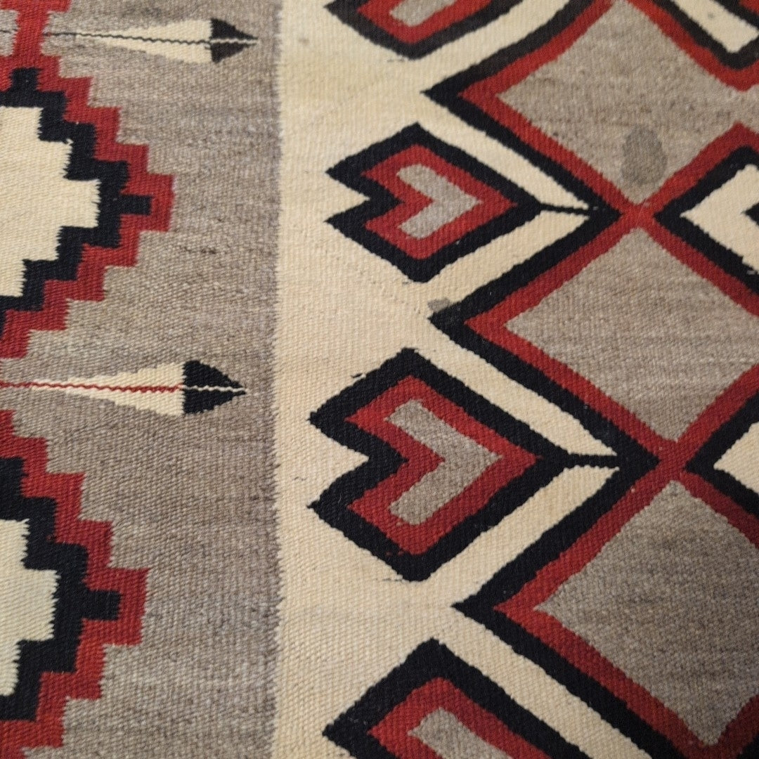 8'4" x 4'10" Feathers Navajo Ganado Wool Rug